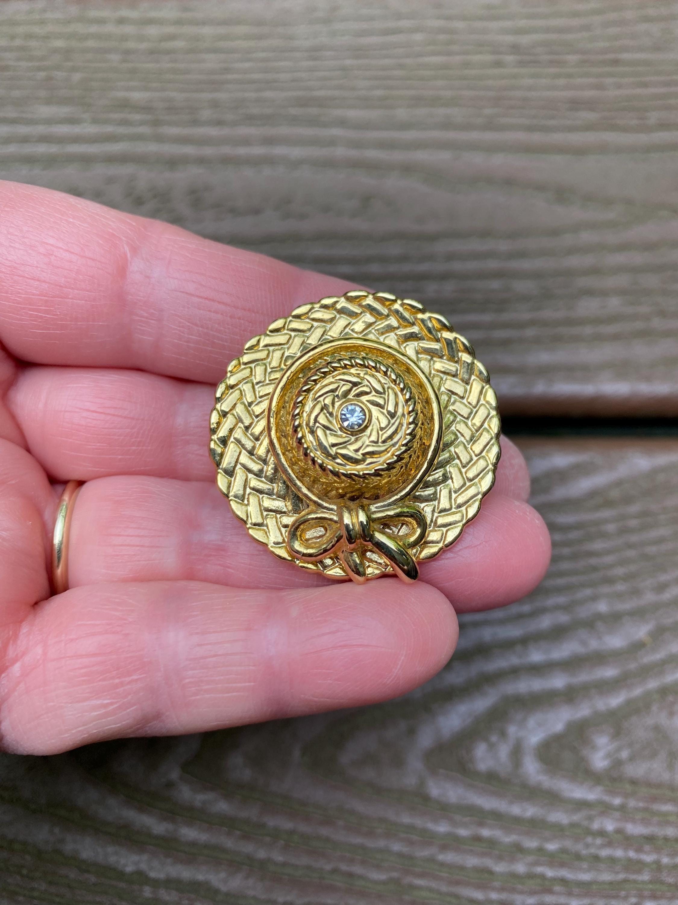 Vintage Jewelry Adorable Gold Tone and Rhinestone Straw Hat Pin Brooch