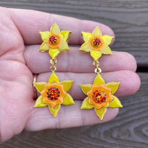 Vintage Jewelry Signed LATR Lunch at the Ritz Gorgeous Enamel and Swarovski Rhinestone Daffodil Flowers Pierced Dangle Earrings