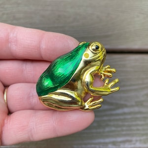 Vintage Jewelry Beautiful Gold Tone and Enamel Realistic Frog Pin Brooch