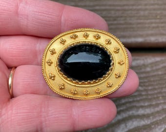Vintage Jewelry Signed WAS Museum Reproductions Beautiful Black Onyx and Gold Tone Pin Brooch