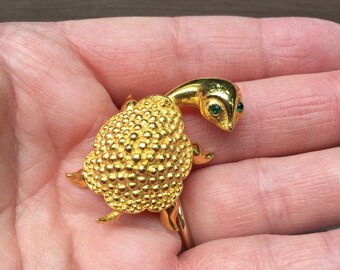 Vintage Jewelry Signed LG Turtle Pin Brooch