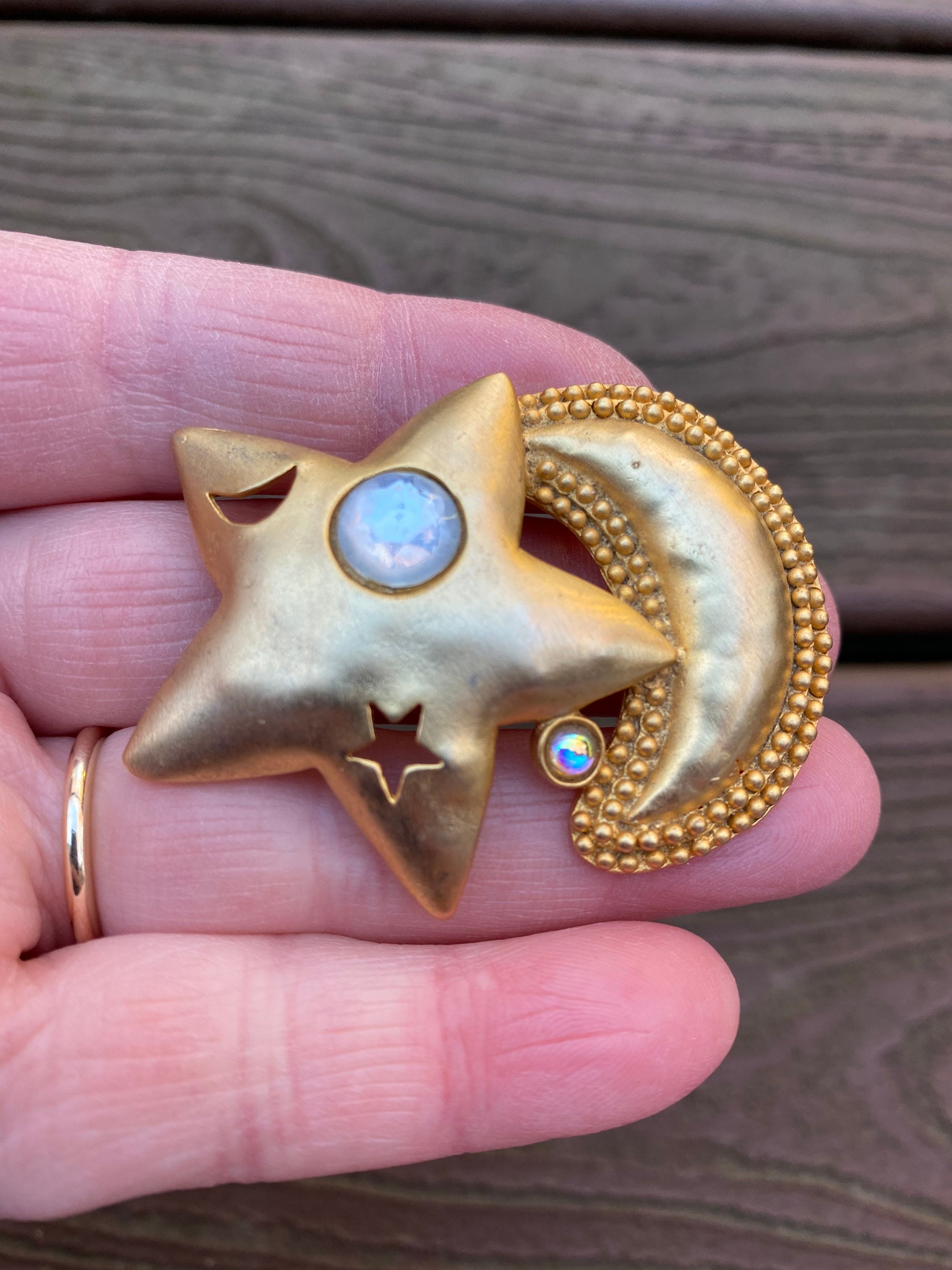 Zodiac Leo Sun Brooch Signed JJ Jonette Jewelry Large Vintage Goldtone Scarf Pin