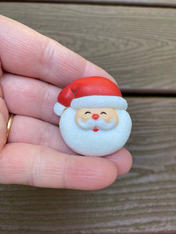 Vintage Jewelry Adorable Hallmark Christmas Santa Claus With Round