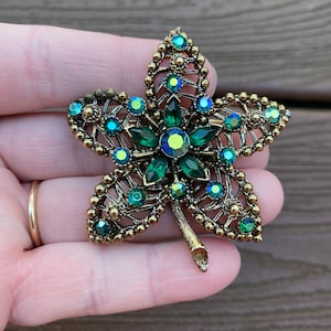 Vintage Jewelry Exquisite Green AB Aurora Borealis Rhinestone Leaf Pin Brooch