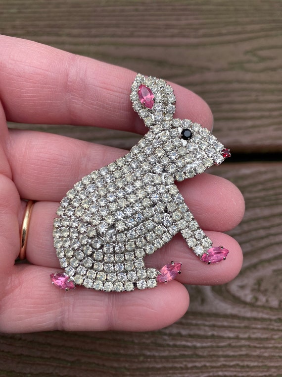 beautiful rhinestone bunny with - Gem