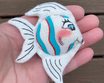 Vintage Jewelry Adorable Annalee Fish Pin Brooch