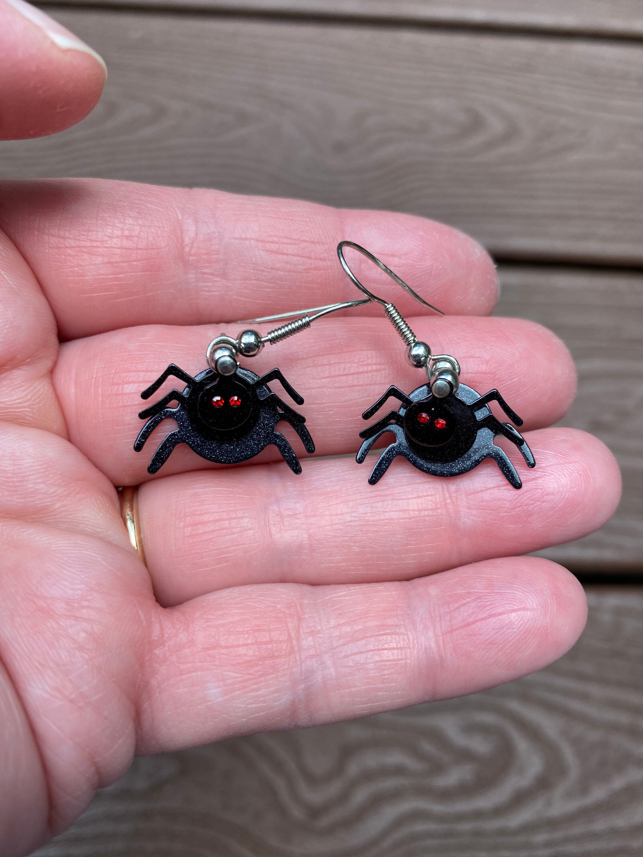 orecchini ragno di Halloween con accenti di perle - gioielli gotici per