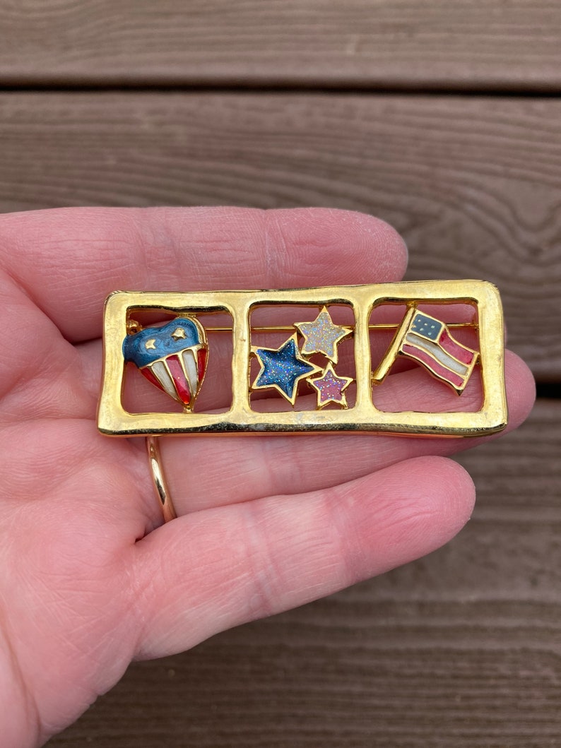 Vintage Jewelry Signed TC Tanya Creations Adorable Enamel Patriotic USA Flag Stars Heart Pin Brooch