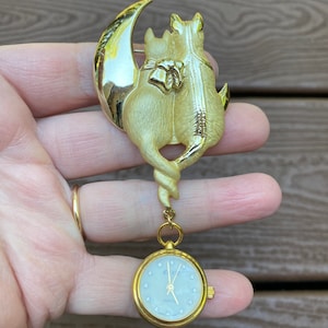 Vintage Jewelry Signed AJC Adorable Gold Tone Kitty Cat Couple with Moon Clock Pin Brooch
