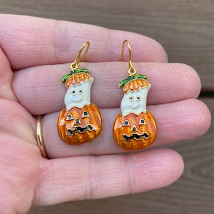 Vintage Jewelry Adorable Enamel Ghost in Jack O’Lantern Pumpkin Halloween Pierced Dangle Earrings