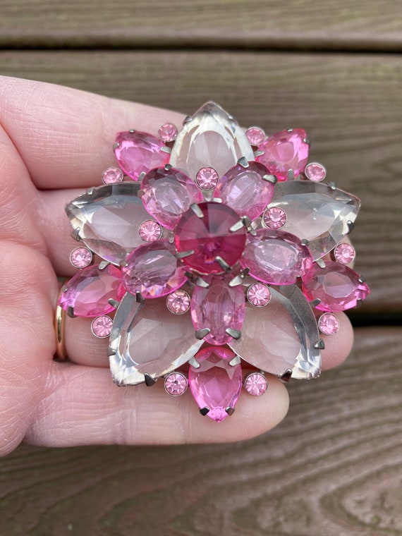 Vintage Jewelry Beautiful Pink and Clear Lucite R… - image 1