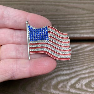Vintage Jewelry Stunning Rhinestone American US Flag Patriotic 4th of July Pin Brooch