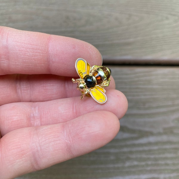 Vintage Jewelry Absolutely Adorable Enamel Bee Insect Pin Brooch