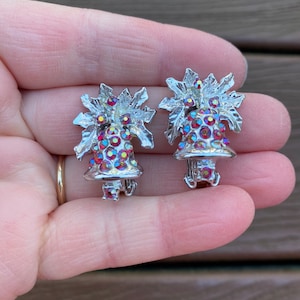 Vintage sieraden Mooie zilverkleurige en roze AB Aurora Borealis strass kerstklokjes clipoorbellen