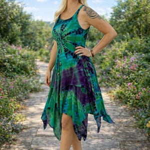 Vestido Pixie de Rayón Teñido a Mano con Estampado Tie-Dye – Vestido de Hada Boho Ajustable para Festivales