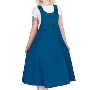 Vintage-Inspired Cotton Pinafore Dress: Adjustable Straps, Pockets