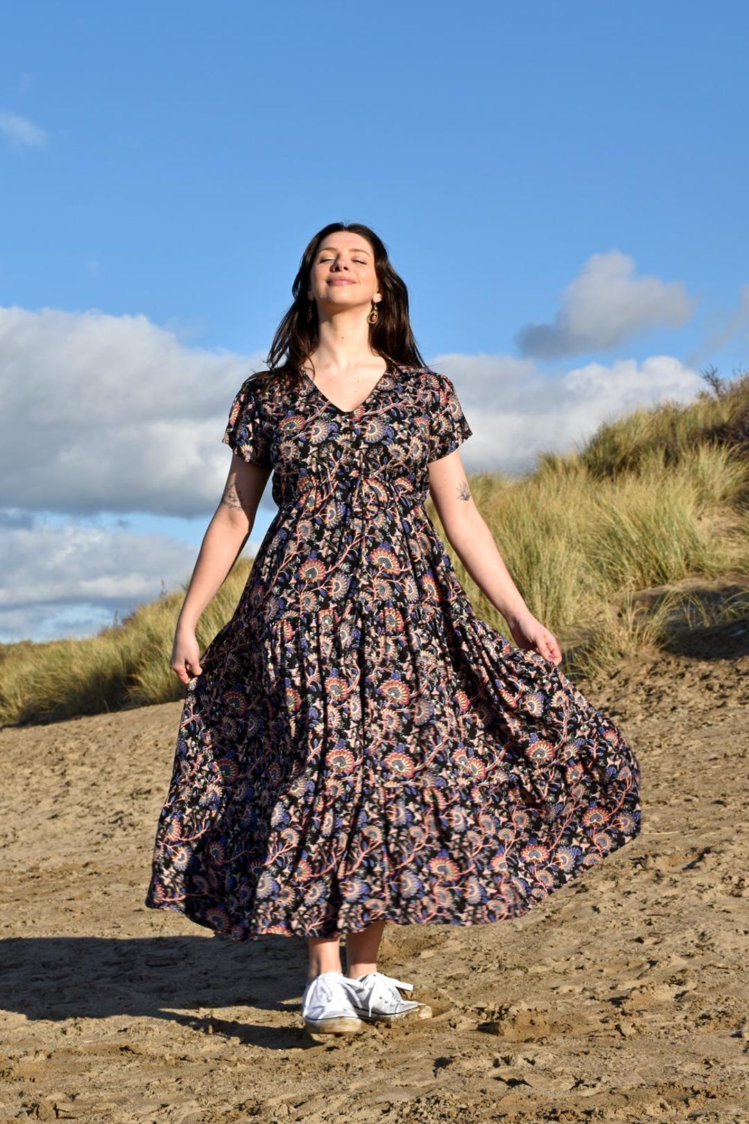 Abito lungo stile impero Layla con TASCHE Abito con scollo a V