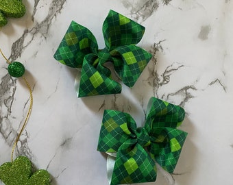 Small piggy tail St. Patrick’s Day bows, green plaid with alligator clips