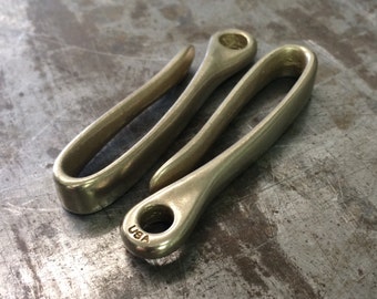Gancho para cinturón con lazo para llave de latón macizo - Fabricado en EE. UU.