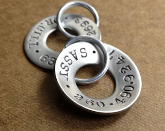 Placas de identificación para perros estampadas a mano - Hechas a pedido - Acero inoxidable cepillado cóncavo de 1-1/4"