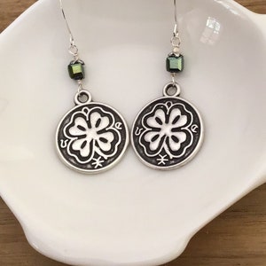 St Patrick’s day earrings/Shamrock earrings/Irish jewelry/Lucky clover earrings/shamrock earrings/Irish jewelry/Four leaf clover earrings