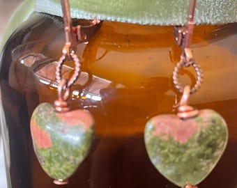 Orecchini a forma di cuore in diaspro unakite/Gioielli in diaspro/Accessorio a forma di cuore/Gioielli in rame/Regalo per lei/Pezzi unici/Orecchini con pietre preziose