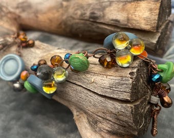 Gioielli vintage riciclati/Gioielli in rame/Braccialetto con ciondoli a bottone/Regalo per lei/Braccialetto con bottoni antichi/Braccialetto con bottoni in rame/Regalo