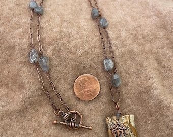Collana con perline di labradorite/Collana con pendente in rame/Regalo per lei/Collana antica in rame