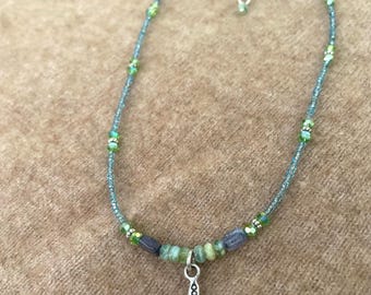 Halsband med sjöstjärnahänge/Justerbart strandhalsband/Silverfärgade sjöstjärnasmycken/Strandsmycken/Gåva/Silverfärgat sjöstjärnehalsband med pärlor