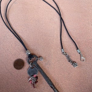 Vintage key necklace/skeleton key jewelry/key pendant necklace
