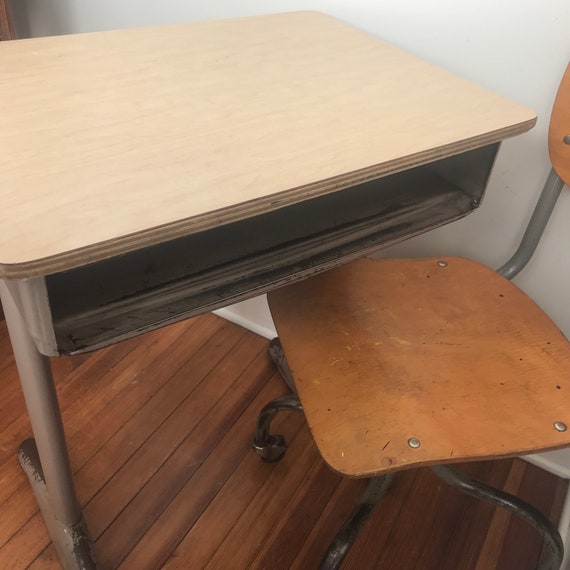 Adult Desk Envoy Vintage School Desk Metal American Seating