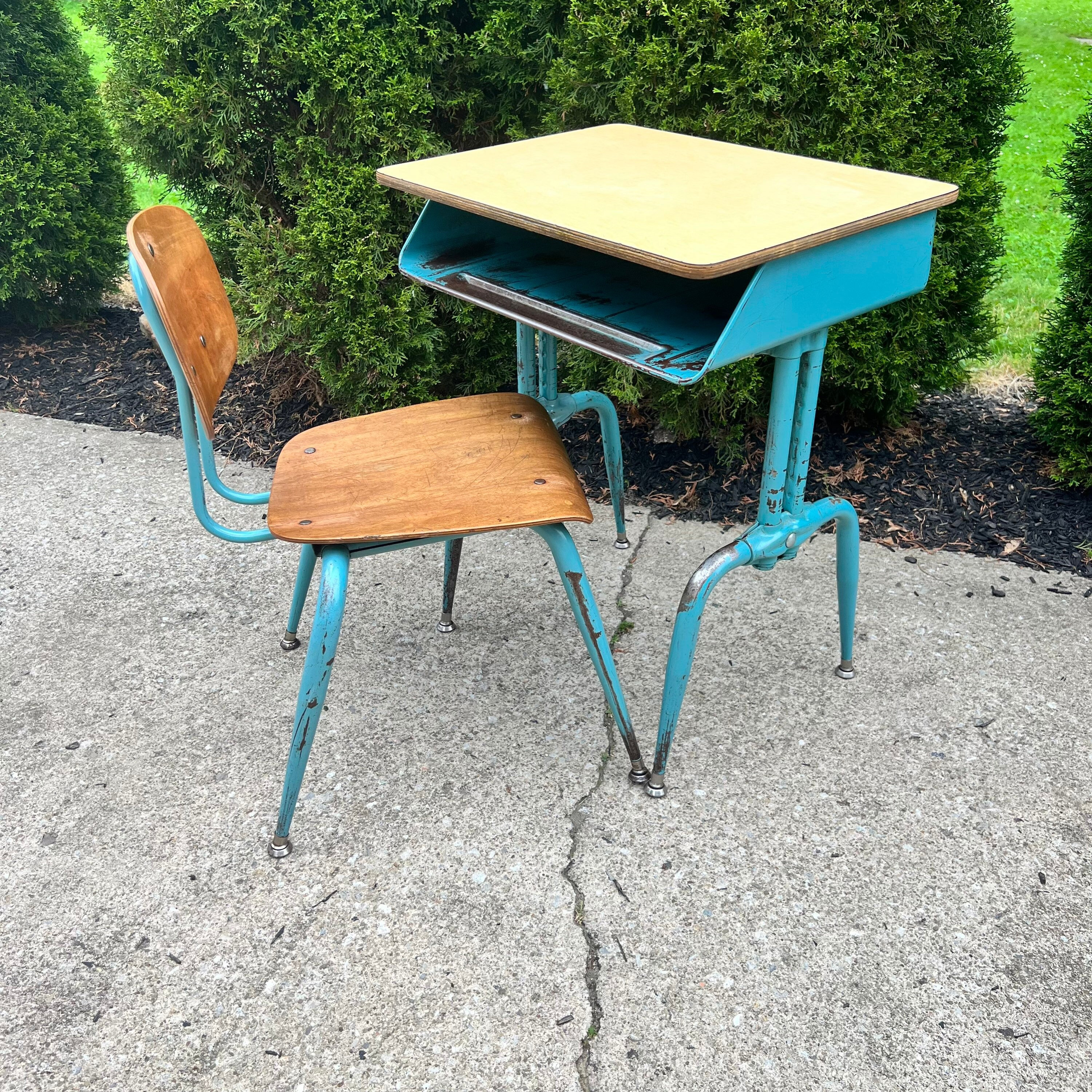 Vintage Metal School Desk – Adjustable Height, Laminate Top (set