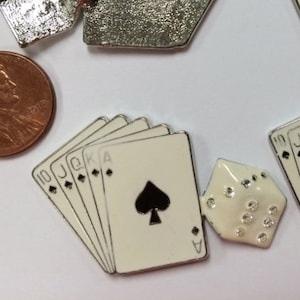 1 royal Straight Flush mit Würfel Casino Poker Glücksspiel 45mm Cabochon zu finden R819