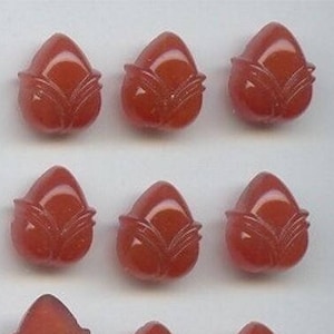 12 Vintage Glass Carnelian Raised Acorn Banded Heart 13x10mm. Cameo Cabochons 6977