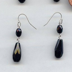 Pair (2 Pieces) Vintage Jet Black Glass Faceted Beaded Dangle Drop Silver Hook Earrings 1622