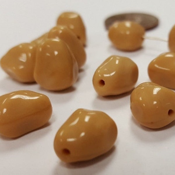 24 Vintage West German Glass Caramel 11x9mm. Oval Baroque Nugget Beads 4721