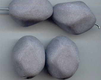 12 Acrílicos Vintage Gris Mate 25x18mm. Cuentas de pepitas lisas 6112