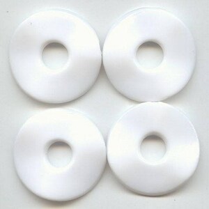 18 Vintage White Wavy Acrylic 4x30mm. Round Wavy Disc Beads 6405