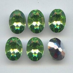24 Vintage Peridot Acrylic 14x10mm. Faceted Oval Gem Jewels 6791