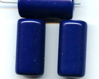 12 acryliques bleu marine vintage 39 x 20 mm. Grosses perles tubulaires lisses 6620
