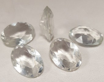24 vintage Crystal Acrylique 18x13mm. Oval Faceted Top Unfoiled Rhinestone Gem Jewels A1329