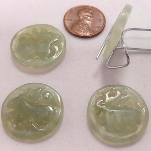 Vintage Genuine Green Jadeite Chinese Jade 27mm. Round Carved Ram Pendant 2514