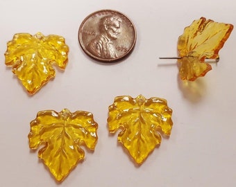 12 Vintage Light Topaz Maple Leaf 20mm. Etched Acrylic Pendant Bead Charms N160