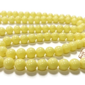 100 Vintage Japanese Cherry Brand Glass Pale Yellow 8mm. Smooth Round Beads 4619T