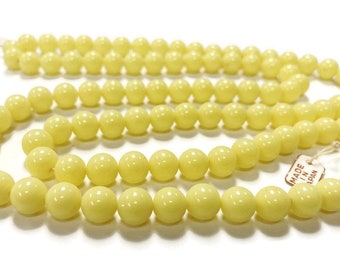 100 Vintage Japanese Cherry Brand Glass Pale Yellow 8mm. Smooth Round Beads 4619T