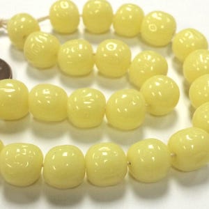 20 Vintage Japan Cherry Brand Glass Pale Yellow 12mm. Baroque Round Beads 4615T