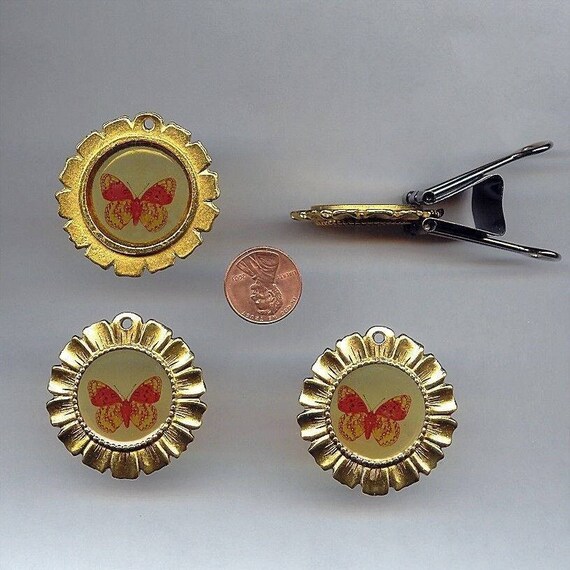 2 Vintage Antique Gold Plated Metal Flower Framed Butterfly Etsy