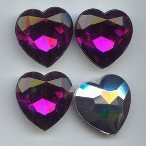 12 Vintage Amethyst Acrylic 25mm. Heart Faceted Gem Jewels 6776