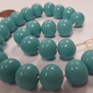 24 Vintage Japanese Cherry Brand Glass Green Turquoise 12mm. Round Beads 4687