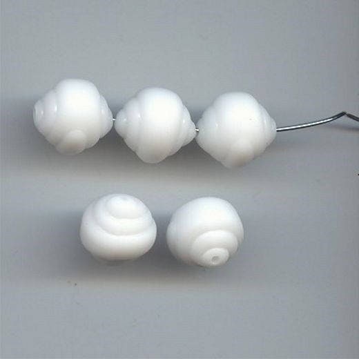 12 Vintage Matte White Acrylic 15mm. Unique Spiral Bicone Beads 5587